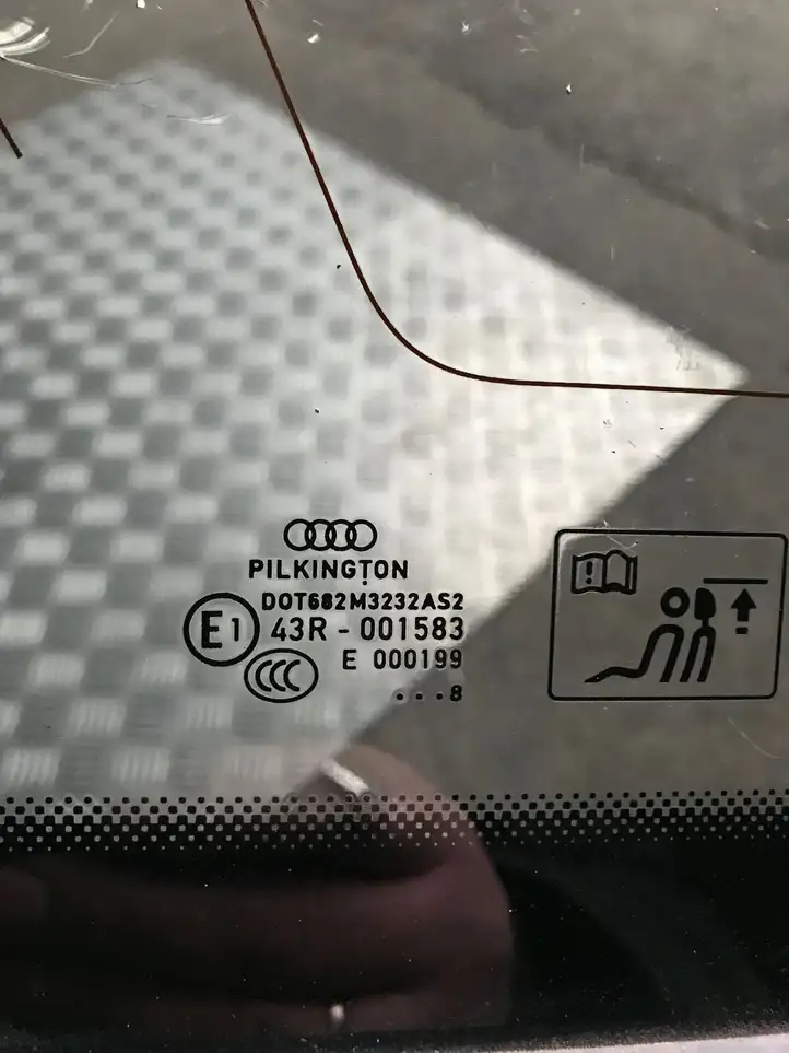 Audi A4 S4 B8 8K (2007 - 2011) 43R001583 Заднее боковое стекло — фото 2