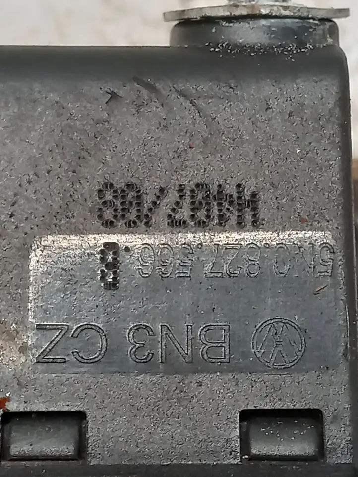 Audi A5 8T 8F (2007 - 2011) 5N0827566B Кнопка закрытия крышки багажника — фото 2
