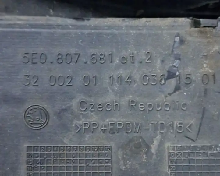 Skoda Octavia Mk3 (5E) (2013 - 2019) 5E0807681 Решетка противотуманной фары — фото 9