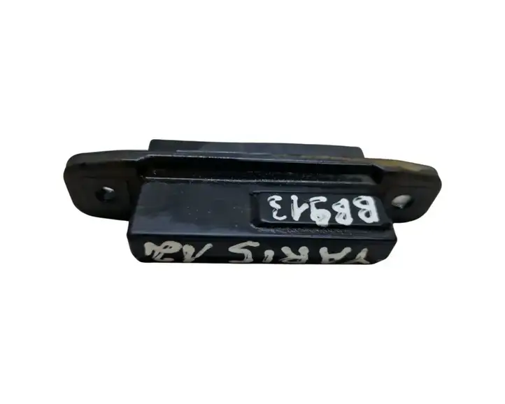 Toyota Yaris (2009 - 2012) 0505T26 Ручка крышки багажника — фото 3