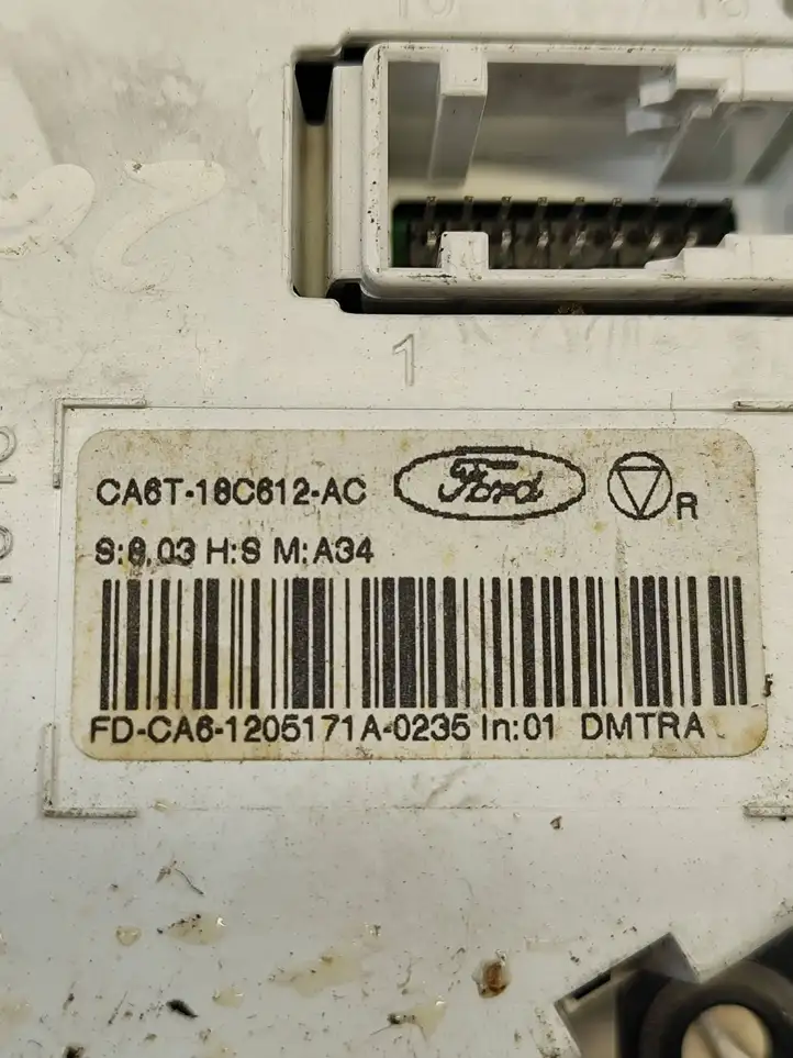 Ford Fiesta (2013 - 2017) 8A6T18C612F Блок управления климат-контролем — фото 2