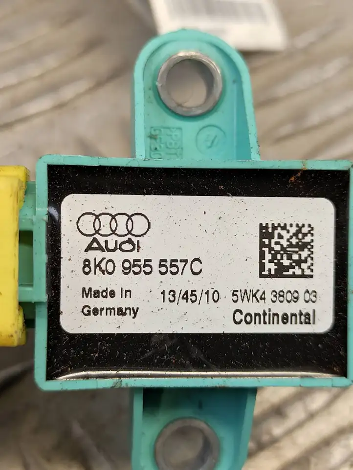 Audi A4 S4 B8 8K (2011 - 2015) 8K0955557C Датчик удара SRS — фото 2
