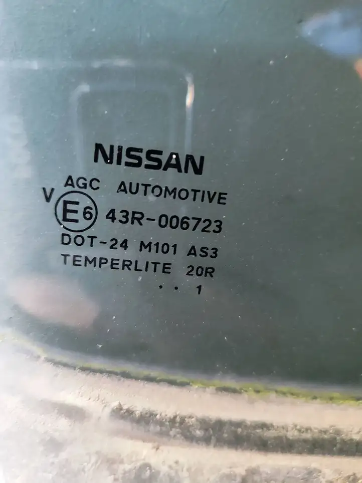 Nissan Juke I F15 (2010 - 2018) 43R006723 Стекло задней двери — фото 2