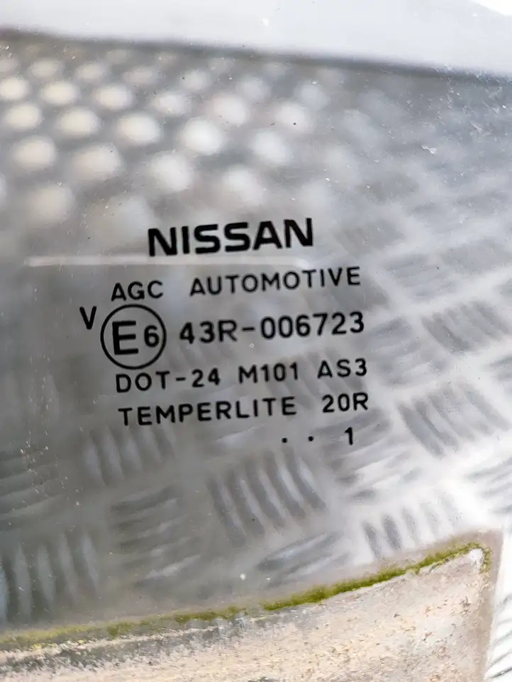 Nissan Juke I F15 (2010 - 2018) 43R006723 Стекло задней двери — фото 2