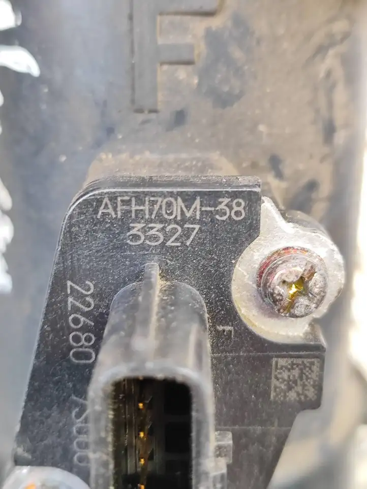Nissan Almera N16 (2000 - 2010) 226807S000 Датчик массового расхода воздуха — фото 2