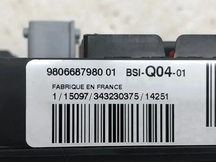 Citroen C4 Grand Picasso (2013 - 2016) 9806687980 Блок предохранителей — фото 2