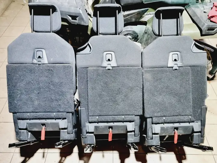 Citroen C4 Grand Picasso (2013 - 2016) Второй ряд сидений — фото 3