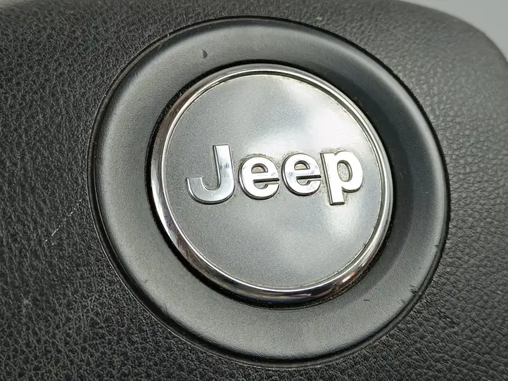 Jeep Grand Cherokee (2010 - 2021) Подушка безопасности руля — фото 6