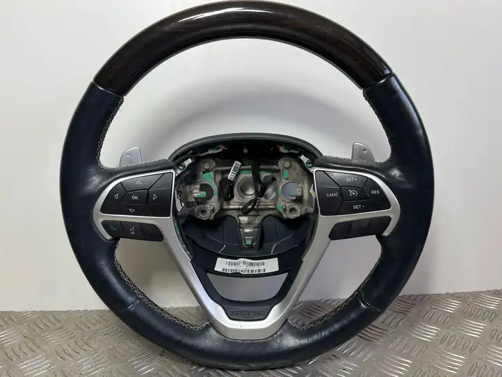 Jeep Grand Cherokee (2010 - 2021) Руль — фото 1
