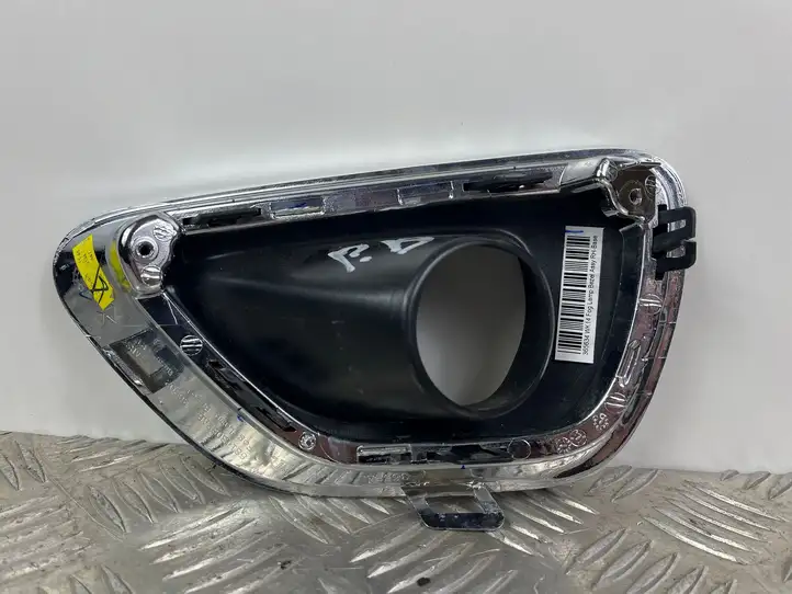 Jeep Grand Cherokee (2010 - 2021) 68143082AB Решетка противотуманной фары — фото 3