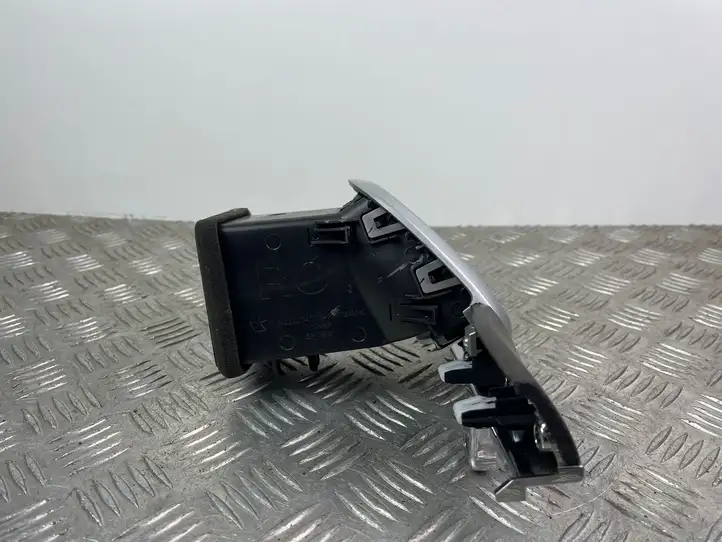 Jeep Grand Cherokee (2010 - 2021) VP00007407 Боковой воздушный дефлектор — фото 4