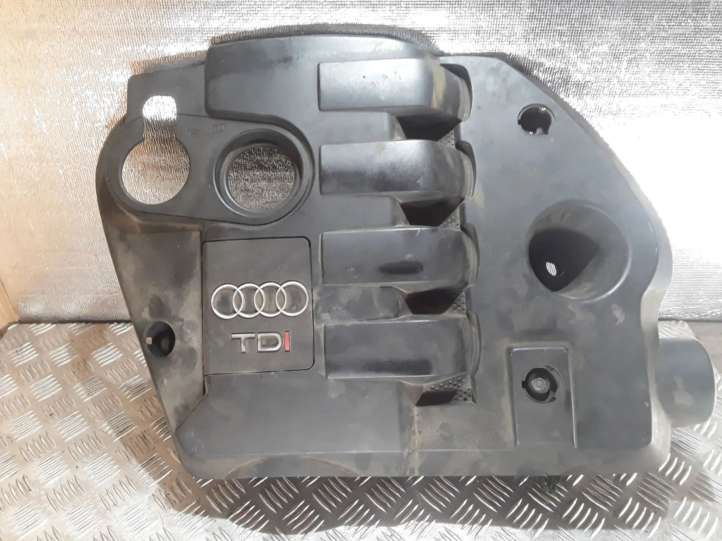 038103925 Audi A4 S4 B6 8E 8H Variklio dangtis (apdaila)