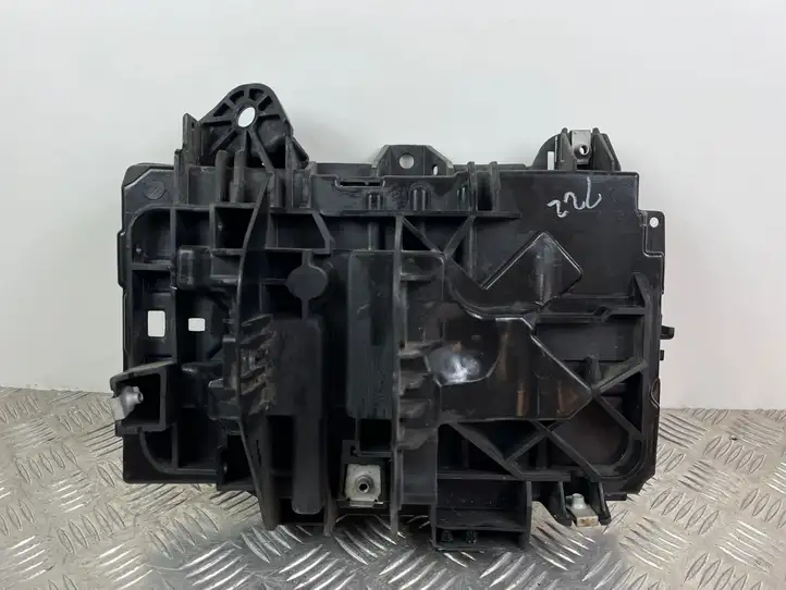 Jeep Cherokee (2013 - 2017) 68186053AB Площадка аккумулятора — фото 1