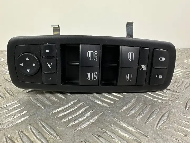 Jeep Grand Cherokee (2010 - 2021) 68184803AA Блок кнопок стеклоподъемников — фото 3