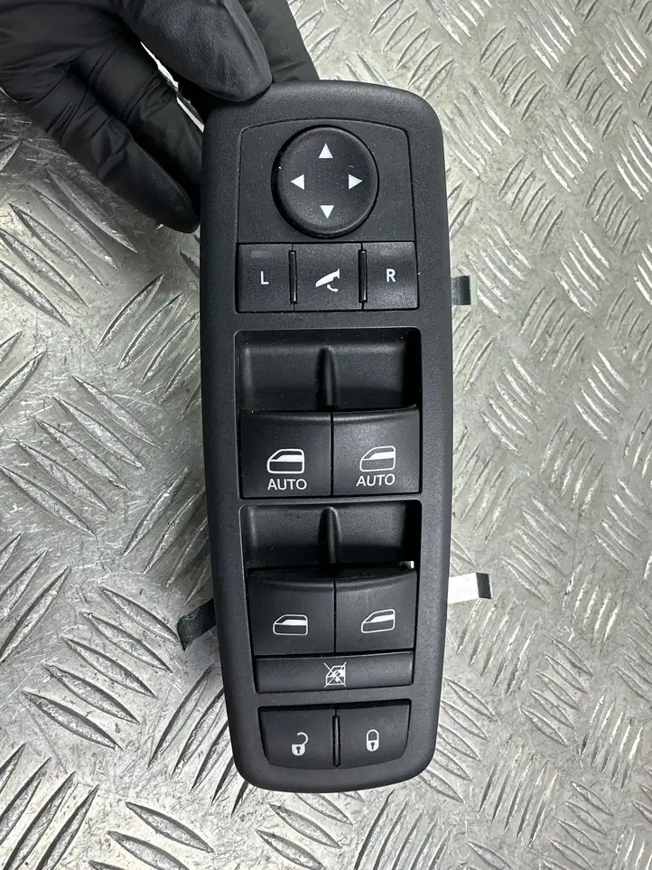 Jeep Grand Cherokee (2010 - 2021) 68184803AA Блок кнопок стеклоподъемников — фото 6