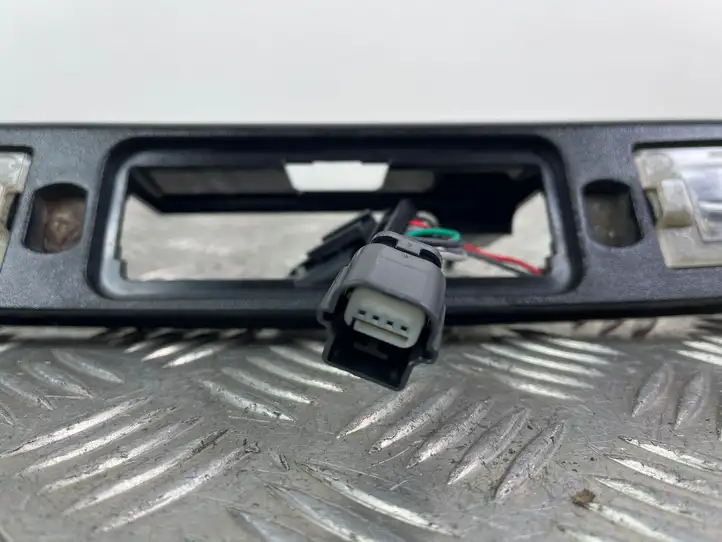 Jeep Cherokee (2013 - 2017) Подсветка номера — фото 2