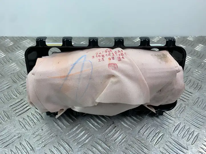 Jeep Cherokee (2013 - 2017) 0589P100470 Подушка безопасности пассажира — фото 1