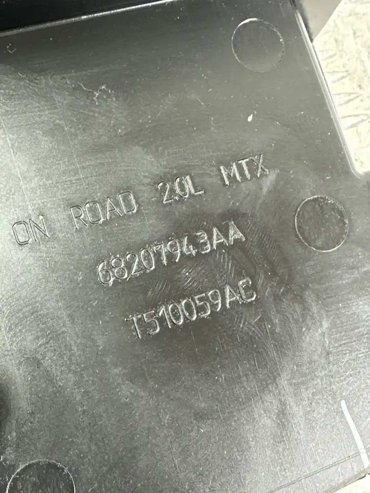 Jeep Cherokee (2013 - 2017) 68207943AA Дефлектор воздуха — фото 2