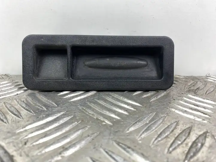 Jeep Cherokee (2013 - 2017) 94108383000 Кнопка закрытия крышки багажника — фото 1