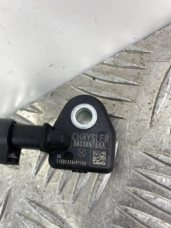 Jeep Cherokee (2013 - 2017) 56038975AA Датчик удара SRS — фото 3