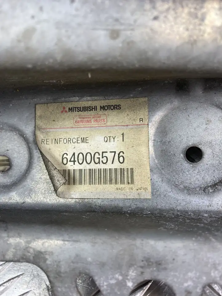 Mitsubishi Outlander (2014 - 2016) Верхняя панель радиатора — фото 3