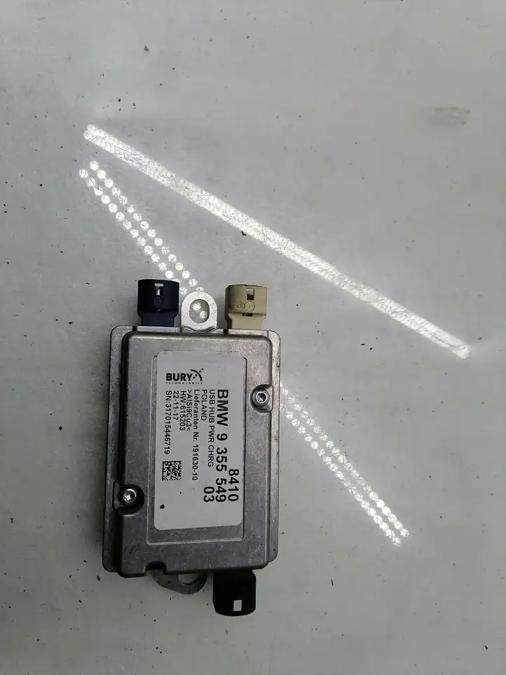 BMW 3 F30 F35 F31 (2012 - 2018) 9355549 USB модуль — фото 1