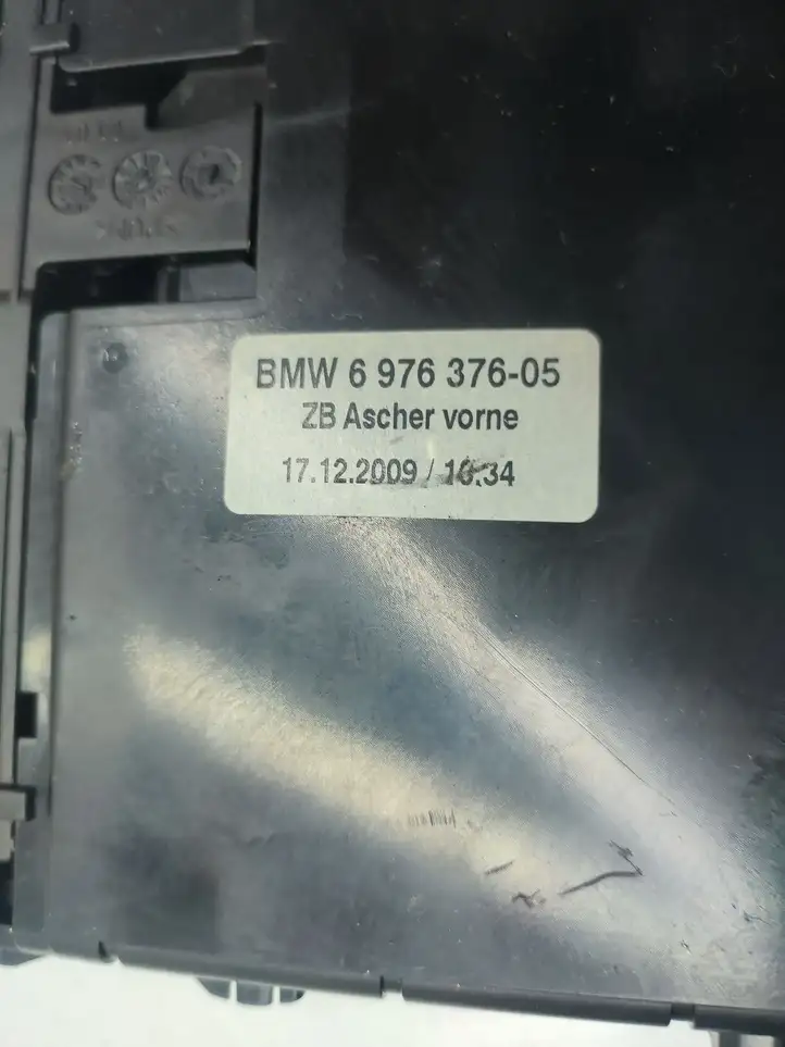 BMW 5 E60 E61 (2004 - 2010) 6976376 Передняя пепельница — фото 5