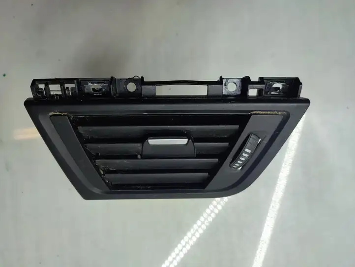 BMW 3 F30 F35 F31 (2012 - 2018) 9253217 Боковой воздушный дефлектор — фото 1