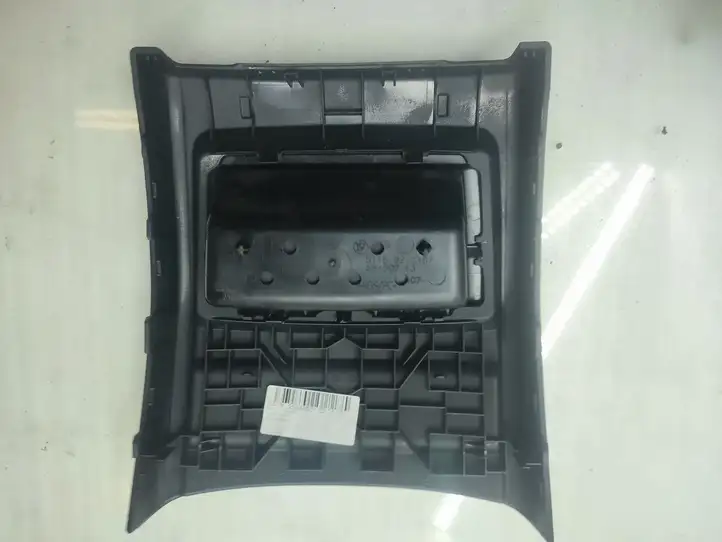 BMW 3 F30 F35 F31 (2012 - 2018) 9212487 Другая деталь консоли (туннеля) — фото 3