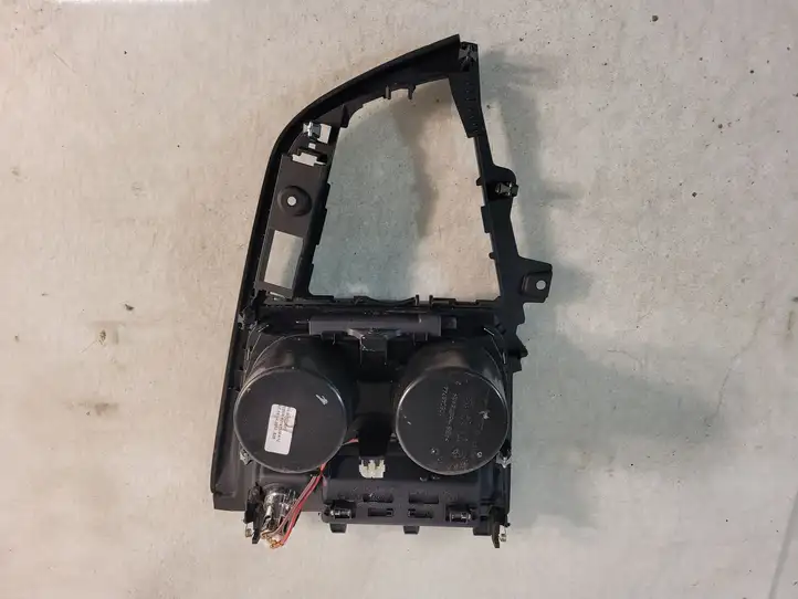 BMW 3 F30 F35 F31 (2012 - 2018) 9218925 Передний подстаканник — фото 5