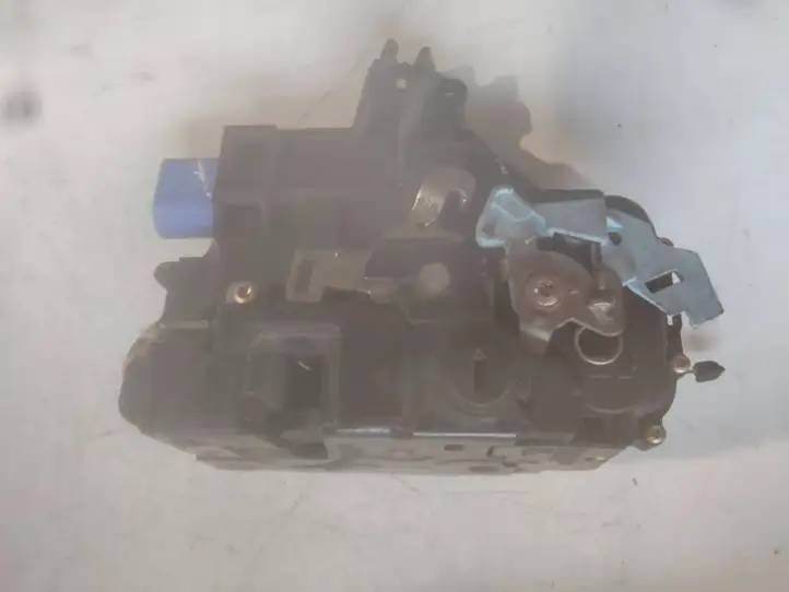 Skoda Octavia Mk2 (1Z) (2004 - 2013) 7L0839016D Замок задней двери — фото 3