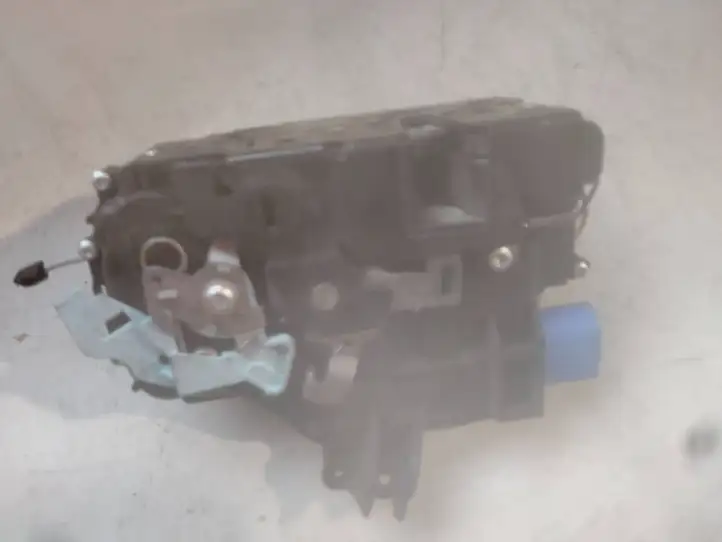 Skoda Octavia Mk2 (1Z) (2004 - 2013) 7L0839016D Замок задней двери — фото 3