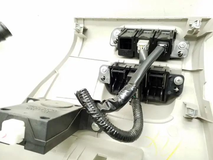 Nissan Leaf I (ZE0) (2010 - 2017) 681063ND0A Нижняя отделка панели приборов — фото 3