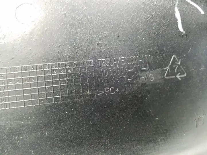 Tesla Model X (2015 - 2021) 105516303B Другая деталь консоли (туннеля) — фото 3