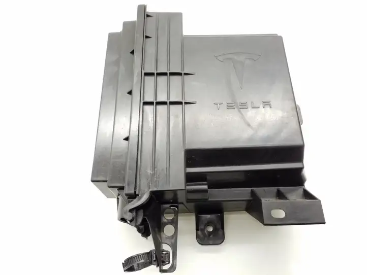 Tesla Model X (2015 - 2021) 105835800C Прочие блоки управления — фото 1