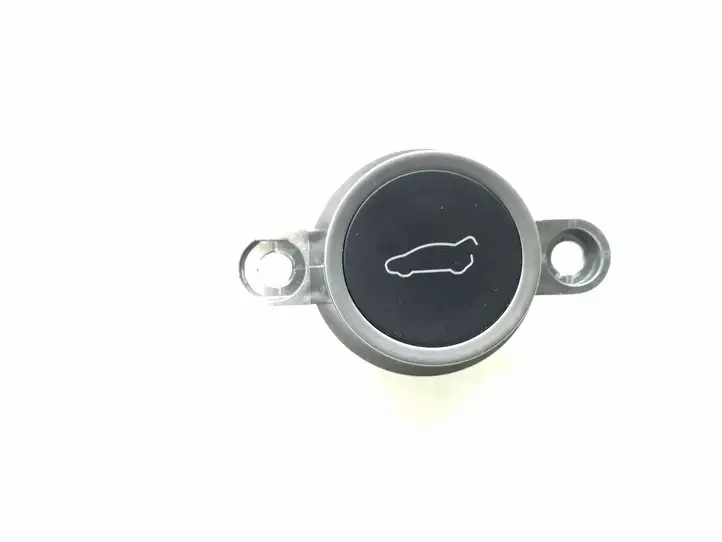 Tesla Model X (2015 - 2021) 104262900 Кнопка закрытия крышки багажника — фото 1
