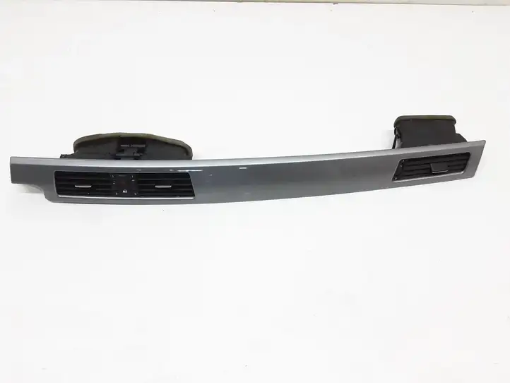 BMW 5 E60 E61 (2004 - 2010) 7129233 Центральный воздушный дефлектор — фото 1
