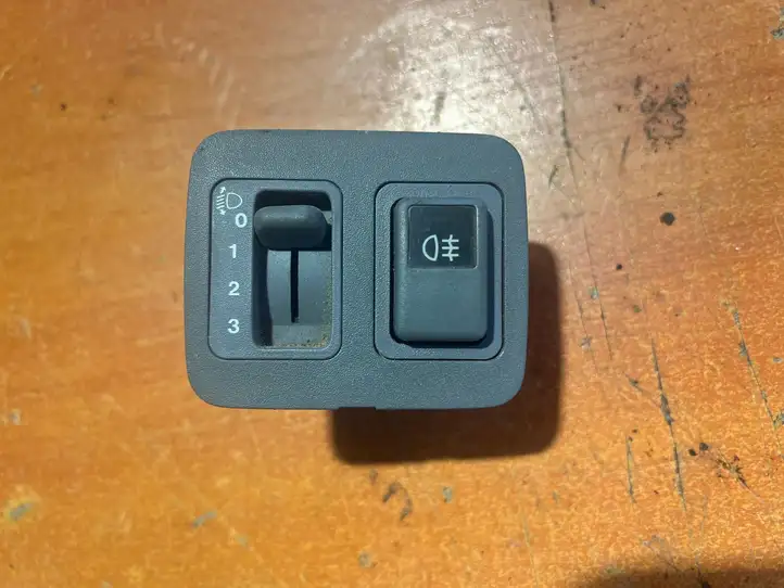 Honda HR-V (1998 - 2005)   Включатель регулировки высоты фонарей