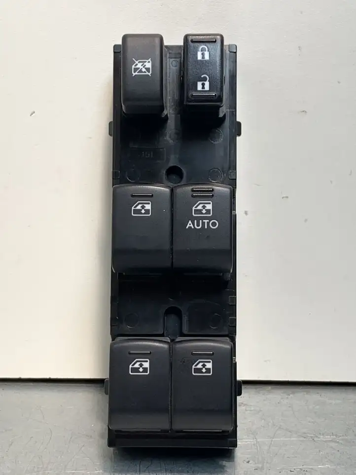 Toyota Prius (XW50) (2015 - ) 83071ALL400 Блок кнопок стеклоподъемников — фото 1