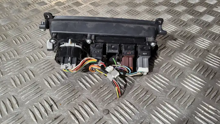 Nissan Pathfinder R51 (2005 - 2012) F10K907 Включатель блокировки дифференциалов — фото 2