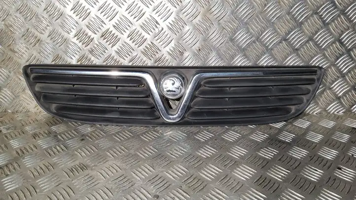Opel Zafira A (1999 - 2003) 90580686 Передняя решетка — фото 1
