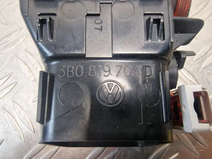 Volkswagen PASSAT B5.5 (2001 - 2005) 3B0819704D Боковой воздушный дефлектор — фото 5