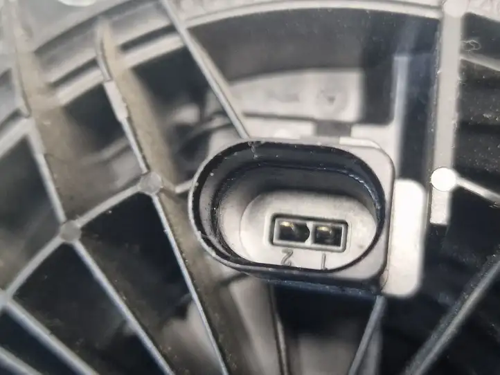 Volkswagen Golf VII (2013 - 2019) 5G9827469D Ручка крышки багажника — фото 4