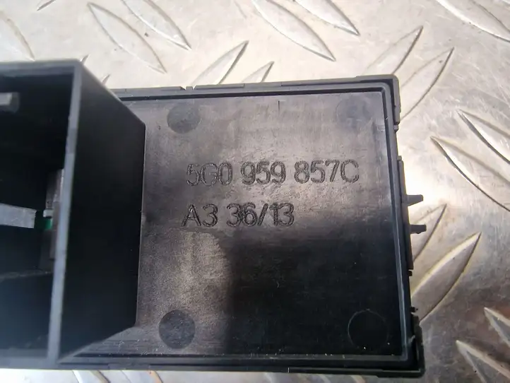 Volkswagen Golf VII (2013 - 2019) 5G0959857C Блок кнопок стеклоподъемников — фото 4