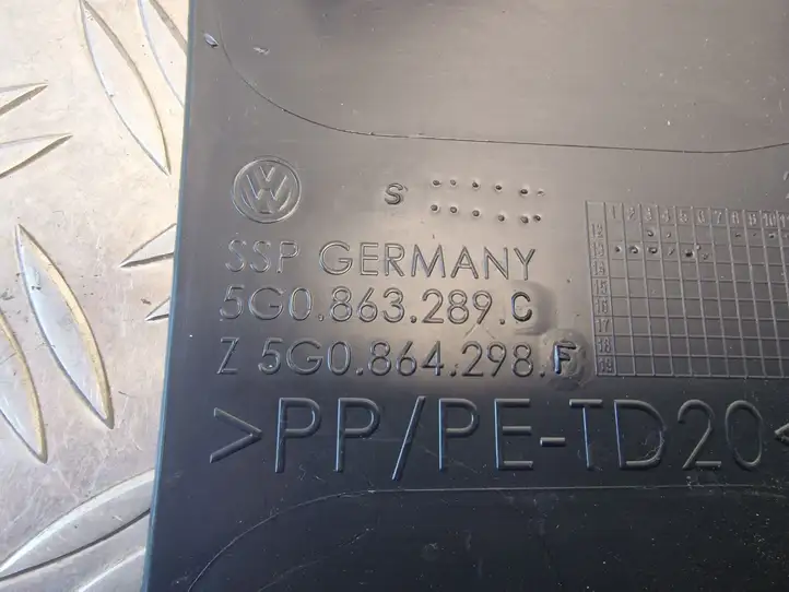 Volkswagen Golf VII (2013 - 2019) 5G0863289C Другая деталь консоли (туннеля) — фото 4
