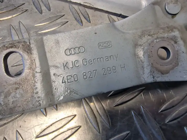 Audi A8 S8 D3 4E (2005 - 2007) 4E0827299H Петли крышки багажника — фото 3