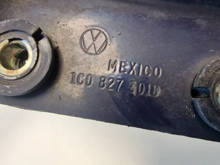 Volkswagen New Beetle (1997 - 2005) 1C0827301D Петли крышки багажника — фото 3