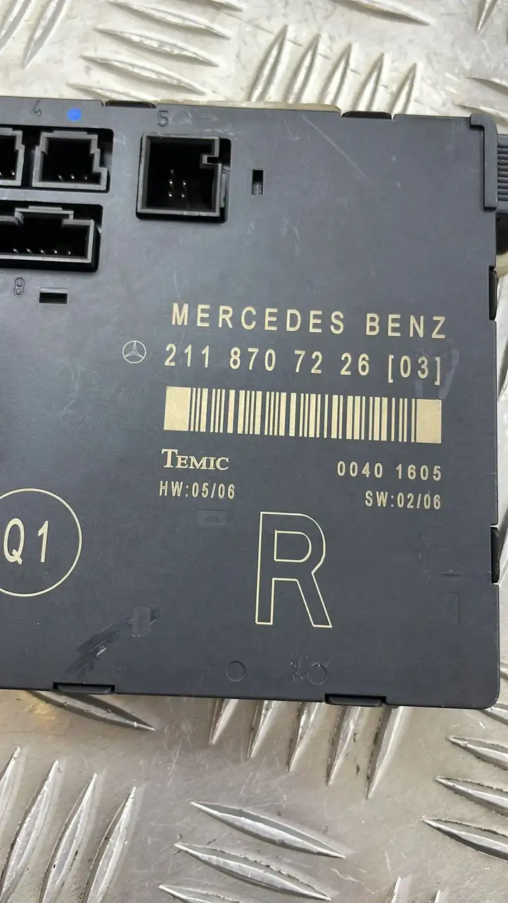 Mercedes-Benz E W211 (2002 - 2009) 2118707226 Блок управления дверью — фото 2