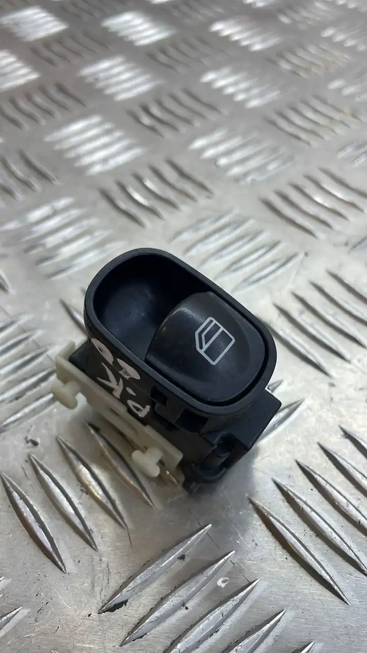Mercedes-Benz C W203 (2000 - 2007) A2038200210 Блок кнопок стеклоподъемников — фото 1