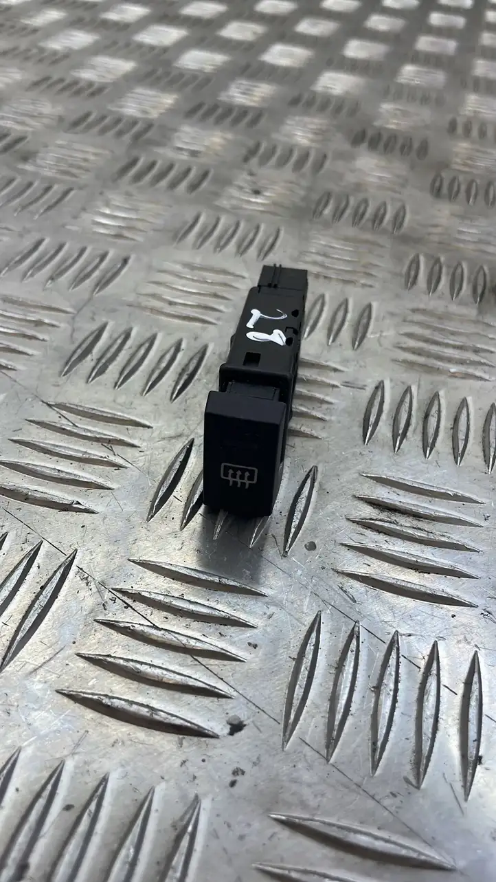 Land Rover Freelander 2 - LR2 (2006 - 2010) 03035347 Кнопка обогрева стекла — фото 1